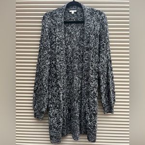 Woman’s size medium Lauren Conrad Sweater Duster EUC